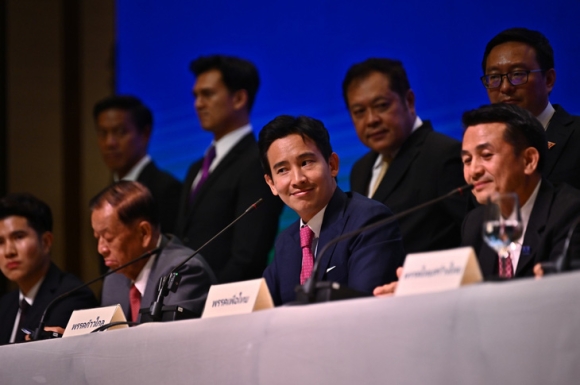 1 Cac Dang O Thai Lan Nhat Tri Cai Cach Hien Phap