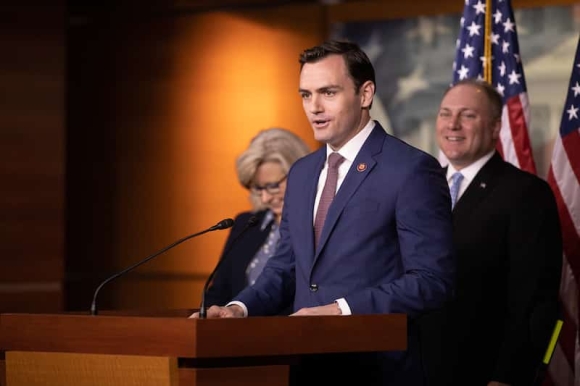 1 Micron Bi Trung Quoc Cam Nghi Si My Yeu Cau Tra Dua Chip Changxin