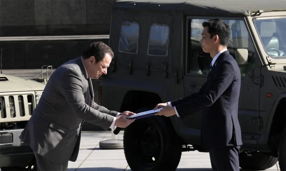 1 Nhat Vien Tro 100 Xe Quan Su Cho Ukraine