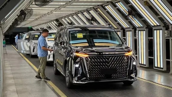 2 Xung Dot O Ukraine Tan Dung Lenh Trung Phat Nga Kinh Te Trung Quoc Chop Thoi Co Troi Day Manh Me