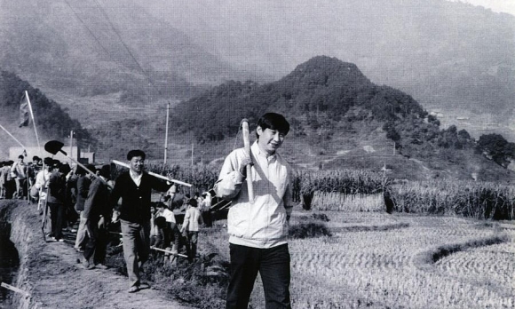 1 Ong Tap Khuyen Thanh Nien Trung Quoc Chiu Kho Chiu Kho