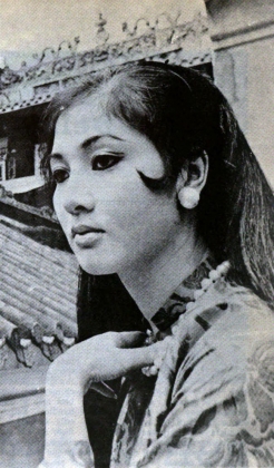 2 Nhung Chuyen Chua Biet Ve Tham Thuy Hang Xinh Dep Tuyet Tran Su Nghiep Lung Lay Nhung Duong Tinh Day Dau Kho