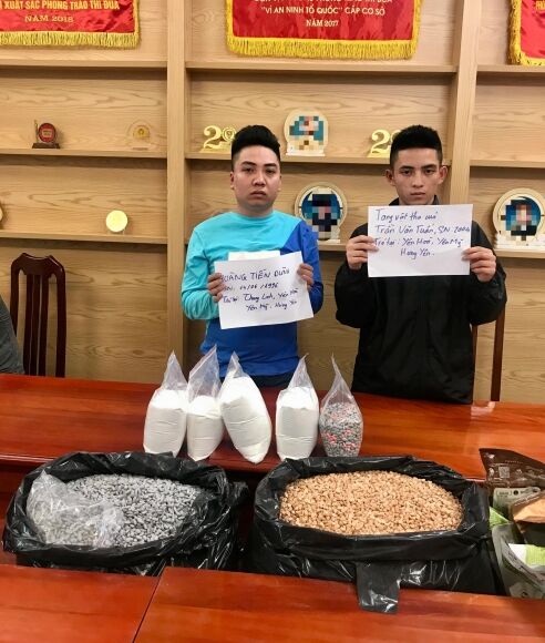 1 Chu Quan An Dem Cam Dau Duong Day Ky Gui Ma Tuy Tu Chau Au Ve Noi Bai