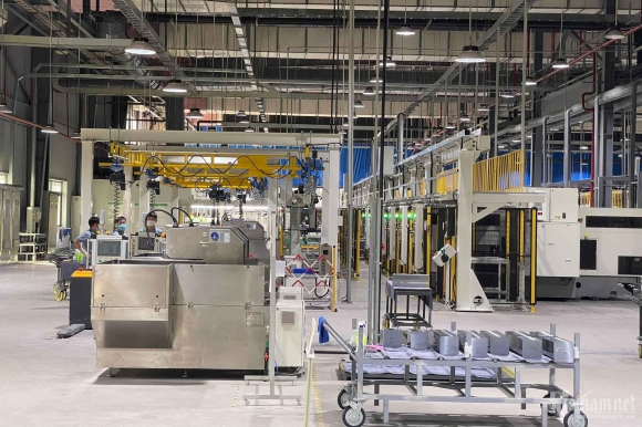 2 Mat Dien Dien Rong Doanh Nghiep Thap Thom San Xuat Cam Chung