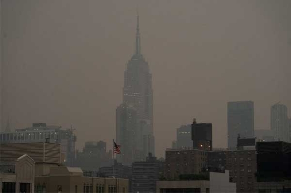 2 Buc Anh Gay Sung Sot Tu New York