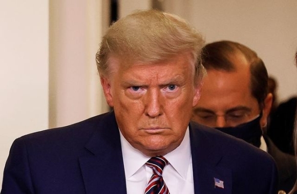 1 Ong Trump Trinh Dien Truoc Toa Khong Nhan Toi Vu Tai Lieu Mat