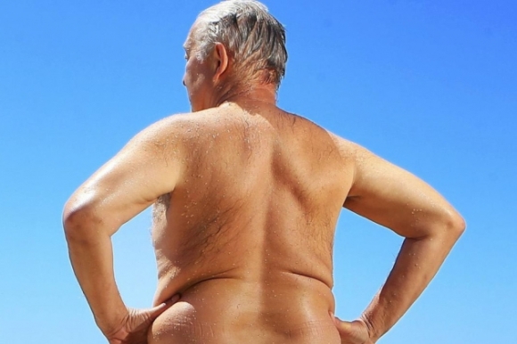 Khách Việt thuê nhà ở Đức không trả tiền vì chủ nhà có thói quen kỳ lạ, ngỡ ngàng khi biết sự thật đằng sau hành động đó