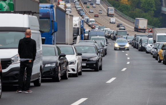 Cách tài xế Đức nhường đường làm tôi rất ấn tượng với giao thông nước bạn