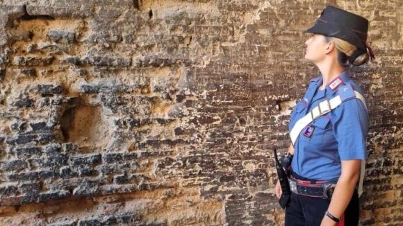 1 Hoc Sinh Duc Cao Tuong Dau Truong La Ma