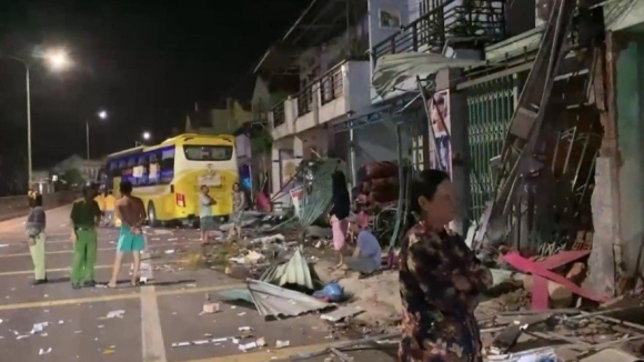 1 Xe Khach Giuong Nam Cho 20 Nguoi Tong Lien Hoan 9 Nha Dan