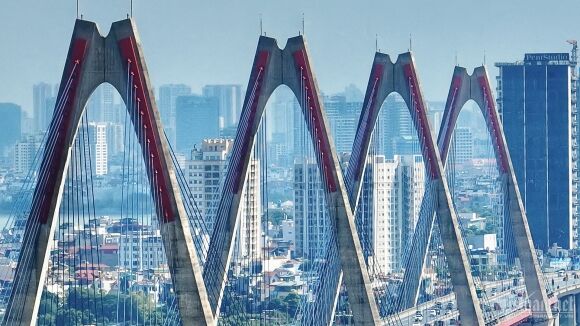 4 Rung Be Tong Ngot Ngat Cua Ha Noi Nhin Tu Ben Kia Song