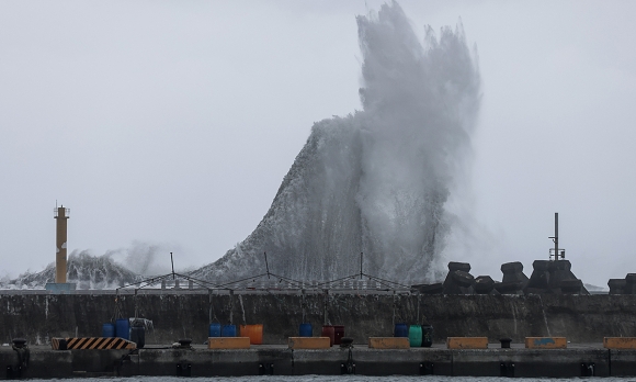 1 Bao Haikui Quet Qua Dai Loan