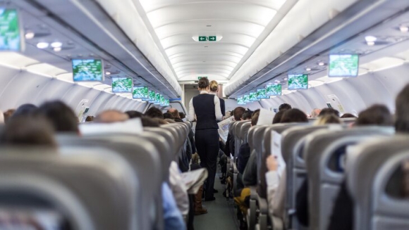 1 Nga De Xuat Cam Thong Bao Bang Tieng Anh Tren Chuyen Bay Noi Dia