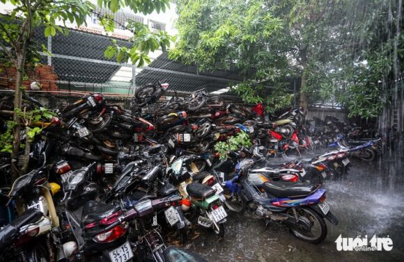 3 Khong Chi San Bay Ben Xe Cung Chat Xe May Vo Chu Thanh Dong Co Moc Um Tum