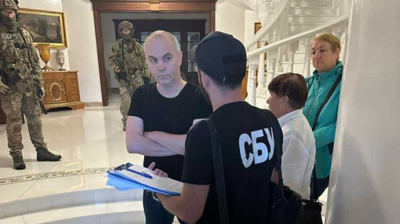 1 Ukraine Bat Giu Cuu Bo Truong Vi Nghi Phan Quoc