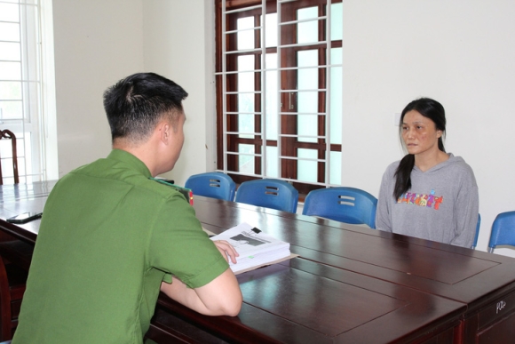 1 45 Tuoi Len Mang Dong Hot Girl Lua Tinh Hon 12 Ti Dong