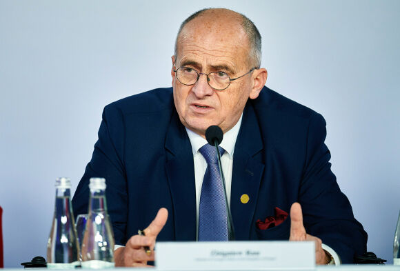 1 Duc Ba Lan Dau Khau Ve Cao Buoc Gian Lan Thi Thuc