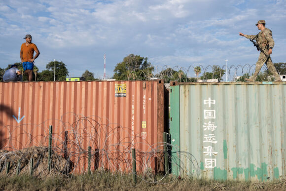 4 Hanh Trinh Vuot Song Chui Rao Thep Gai Vao Bien Gioi My