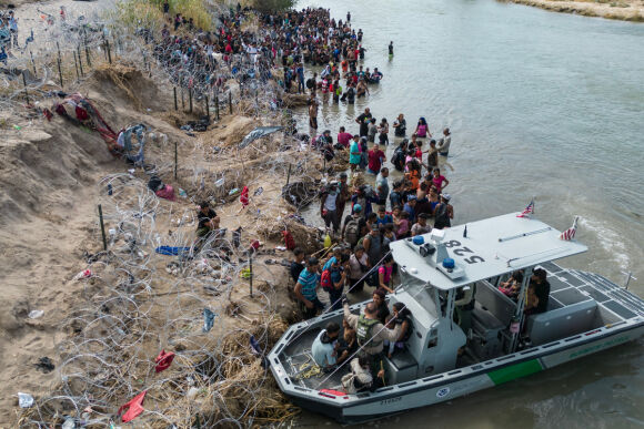 5 Hanh Trinh Vuot Song Chui Rao Thep Gai Vao Bien Gioi My