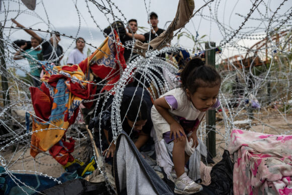 8 Hanh Trinh Vuot Song Chui Rao Thep Gai Vao Bien Gioi My