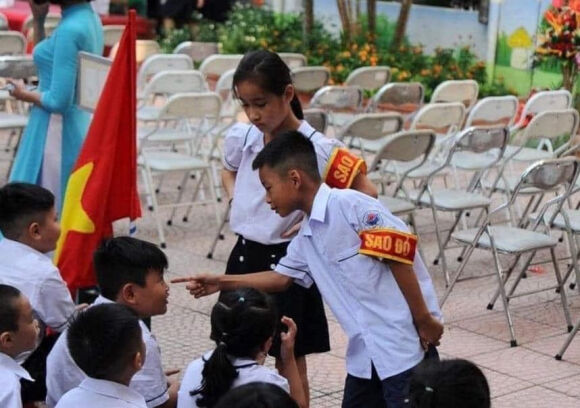 1 Da Den Luc Dep Bo Doi Co Do Trong Cac Nha Truong