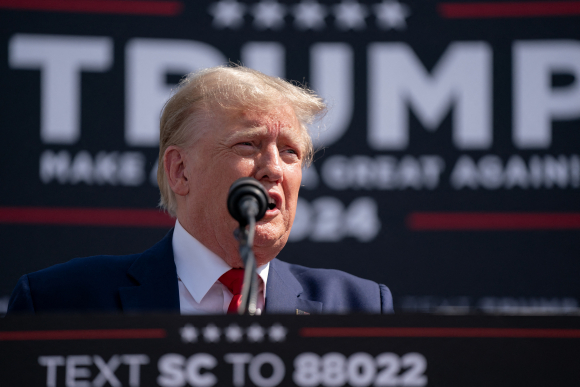 1 Tap Doan Trump Bi Rut Giay Phep Kinh Doanh O New York