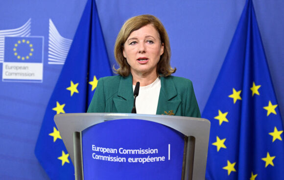 1 Eu Canh Bao Elon Musk Ve Thong Tin Sai Lech Tren X