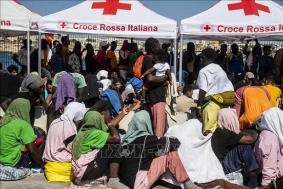 1 Tong Thong Phap Keu Goi Phan Ung Thong Nhat Tren Toan Eu