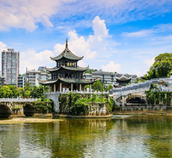 2 Huong Dan Vien Trung Quoc Mang Khach Ca Tieng Vi Khong Chiu Mua Sam