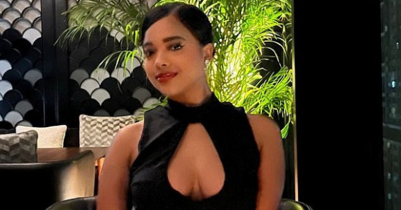 1 Cham Tay Vao Vai Nhan Vien An Ninh San Bay Dubai Nu Du Khach Tra Gia Bang 1 Nam Tu Giam