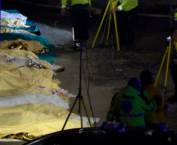 6 Tai Nan Khung Khiep O Venice Phia Bac Nuoc Y  Xe Buyt Roi Khoi Cau