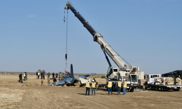 2 My Dung Can Cau Cuu Tiem Kich F 16 Lao Khoi Duong Bang