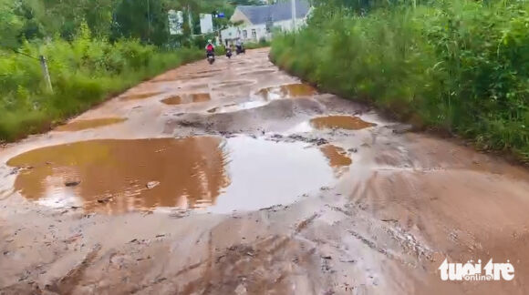 2 Phu Quoc Duong Dat Do Den Rach Vem Be Nat Khach Du Lich Ngao Ngan