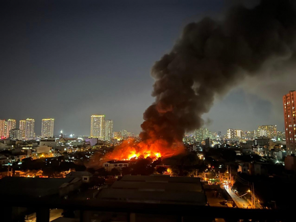 1 Chay Nha Kho Hang Nghin M2 O Tp Hcm