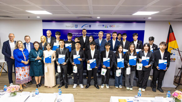 1 Co Hoi Cho Nhan Luc Tre Viet Nam Sang Duc Hoc Tap Lam Viec