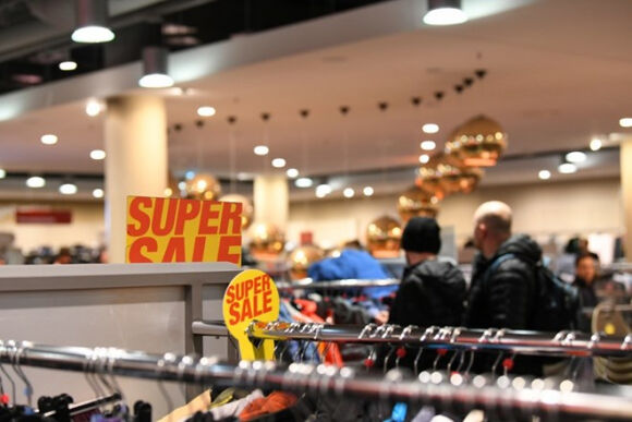 1 Duc Tinh Danh Thue Nguoi Sieu Giau De Chong Khung Hoang Chi Phi