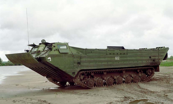 2 No Luc Giup Ukraine Dua Thiet Giap Vuot Song De Phan Cong