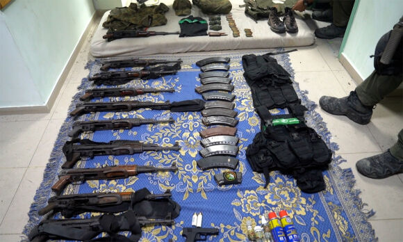 2 Israel Phat Hien Laptop Chua Anh Con Tin Khi Dot Kich Benh Vien Al Shifa