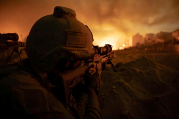 1 Quan Chuc Israel Keu Goi Dot Chay Gaza