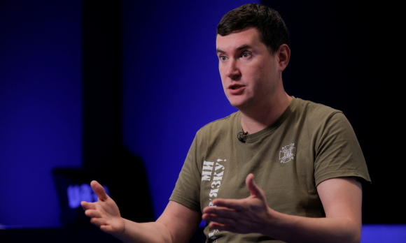 1 Ukraine Sa Thai Lanh Dao Co Quan Phong Thu Khong Gian Mang