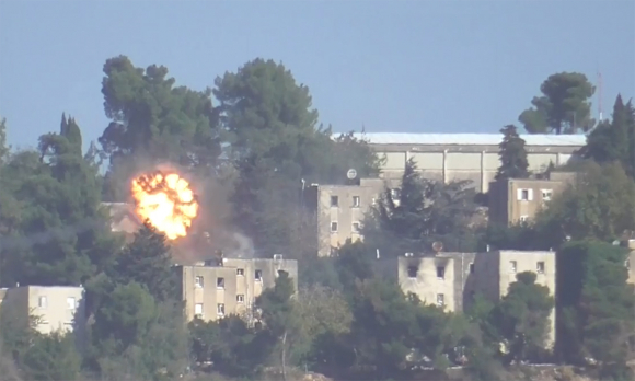 1 Hezbollah Phong Loat Rocket Vao Can Cu Israel