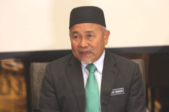 1 Nghi Si Malaysia De Xuat Cho Dan Ong Lay Nhieu Vo