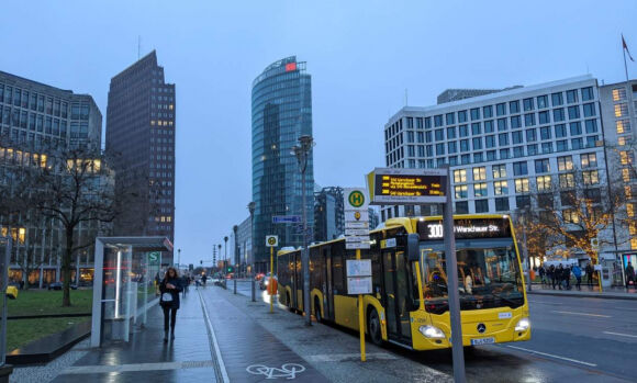 1 Thieu Nguoi Lai Xe Lich Trinh Xe Buyt Berlin Giam Dang Ke Tu Ngay 10122023