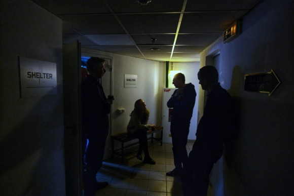 1 Tong Thong Latvia Dang Anh Tru An O Kiev Giua Mua Hoa Luc Cua Nga