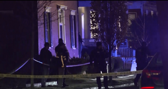 2 Cac Sinh Vien Palestine Nghi Bi Ban Vi Mang Trum Dau