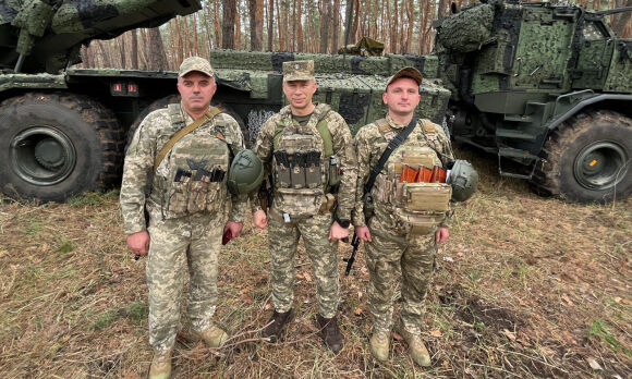 2 Loai Phao Tu Hanh Chuyen Ban Va Chay Cua Ukraine