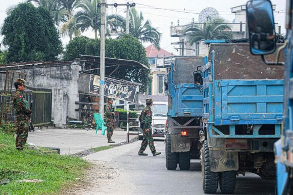 1 Quan Doi Myanmar Noi Phe Noi Day Duoc Chuyen Gia Uav Nuoc Ngoai Ho Tro