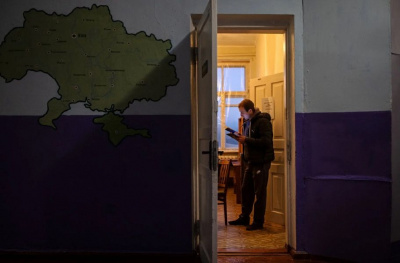 3 Dong Nguoi Tu Nga Vao Ukraine Tron Chay Khoi Cuoc Song Bi Chiem Dong