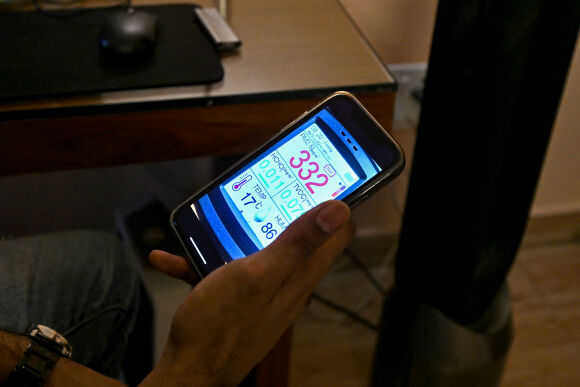 3 Hai The Gioi Giau Ngheo Giua Khoi Mu Delhi