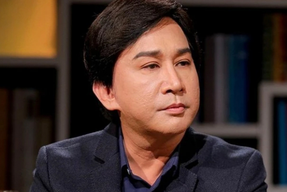 1 Toan Canh Vu Nghe Si Kim Tu Long Bi Doa Danh Khi Hat Hoi Cho